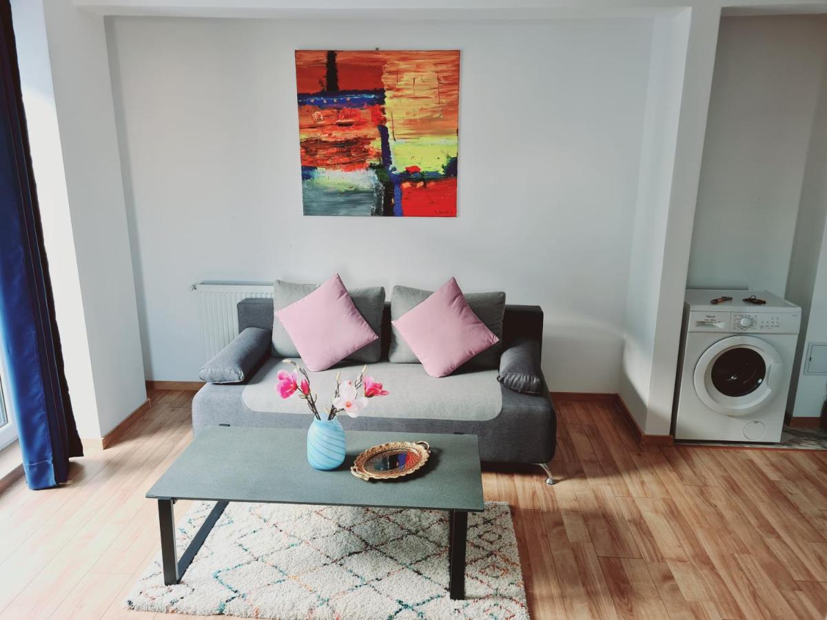 Ultracentral 5* Boutique Hotel Style Apartment. Brand New. 2 Rooms. Spacious. Free Parking คลูจ-นาโปกา ภายนอก รูปภาพ