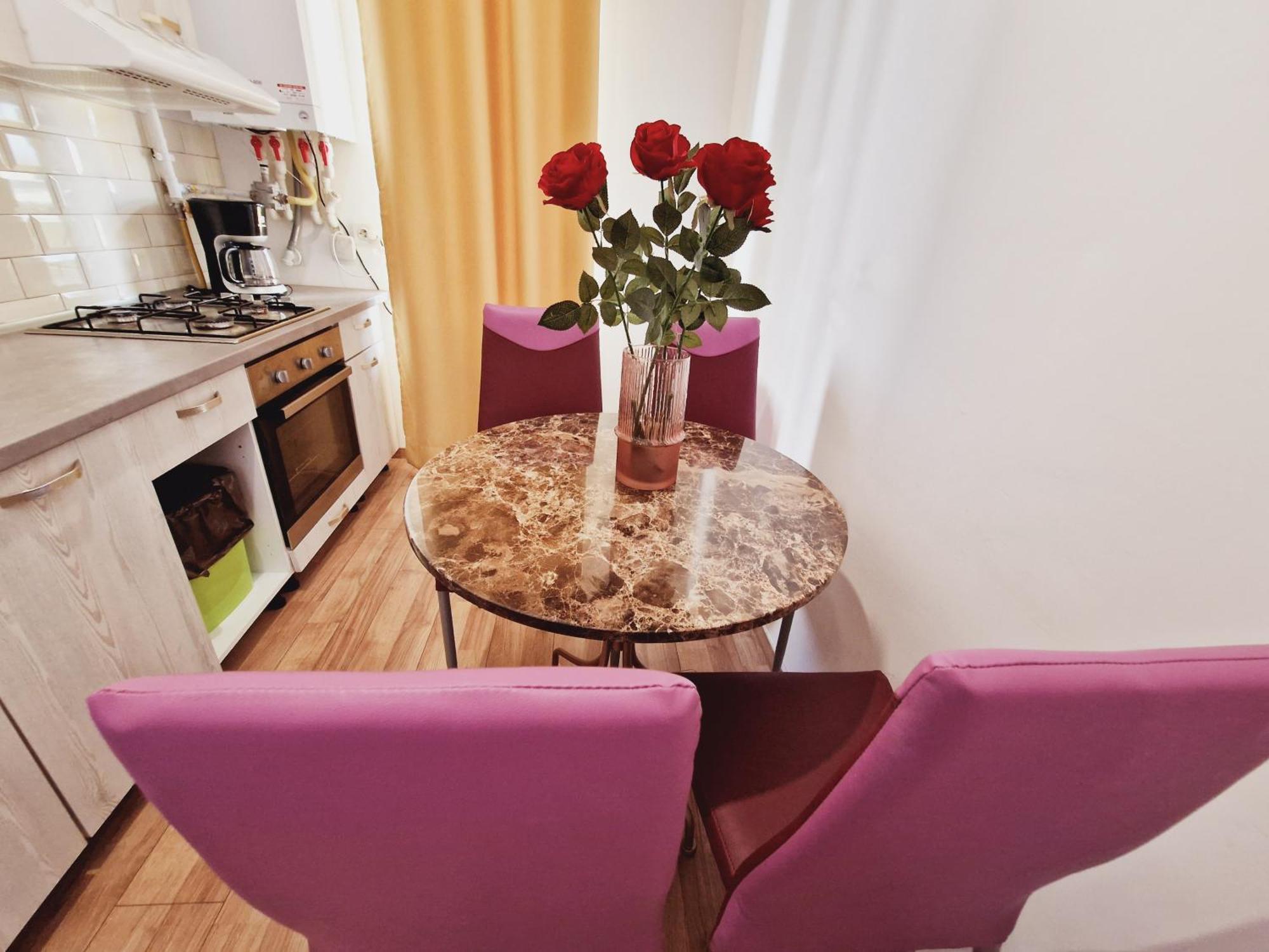 Ultracentral 5* Boutique Hotel Style Apartment. Brand New. 2 Rooms. Spacious. Free Parking คลูจ-นาโปกา ภายนอก รูปภาพ