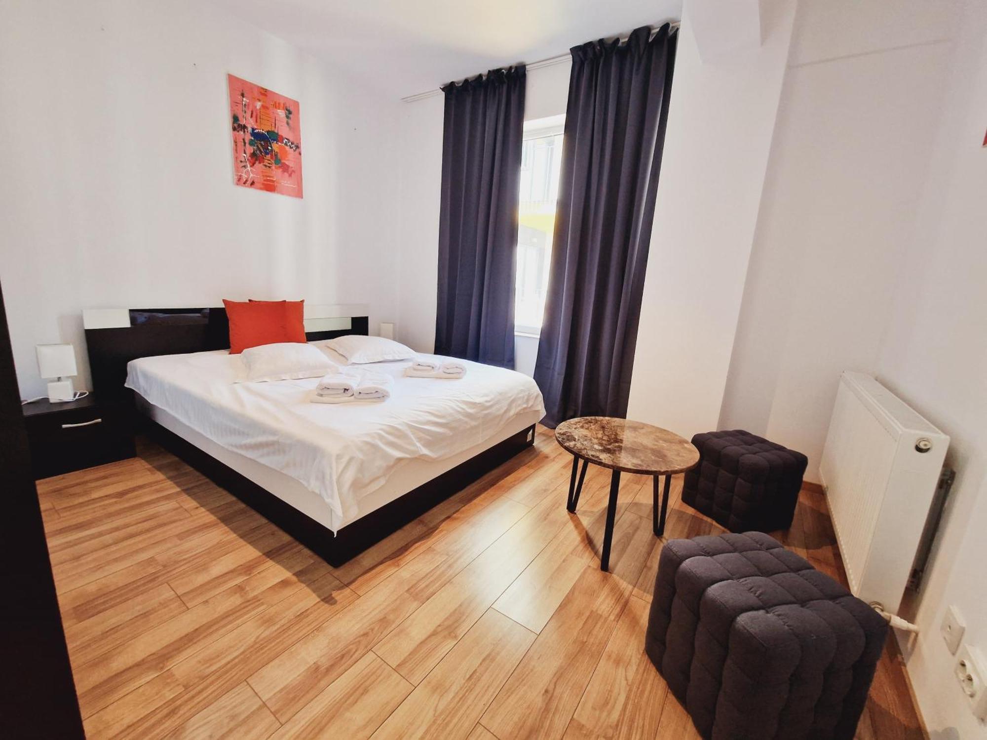 Ultracentral 5* Boutique Hotel Style Apartment. Brand New. 2 Rooms. Spacious. Free Parking คลูจ-นาโปกา ภายนอก รูปภาพ